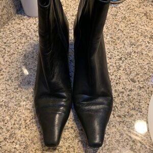 Stuart Weitzman Black Heeled Boots with Pointed Toe size 8 AA